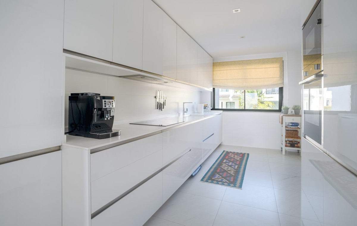 Appartement te koop in Estepona | 2 slaapkamers H5398627
