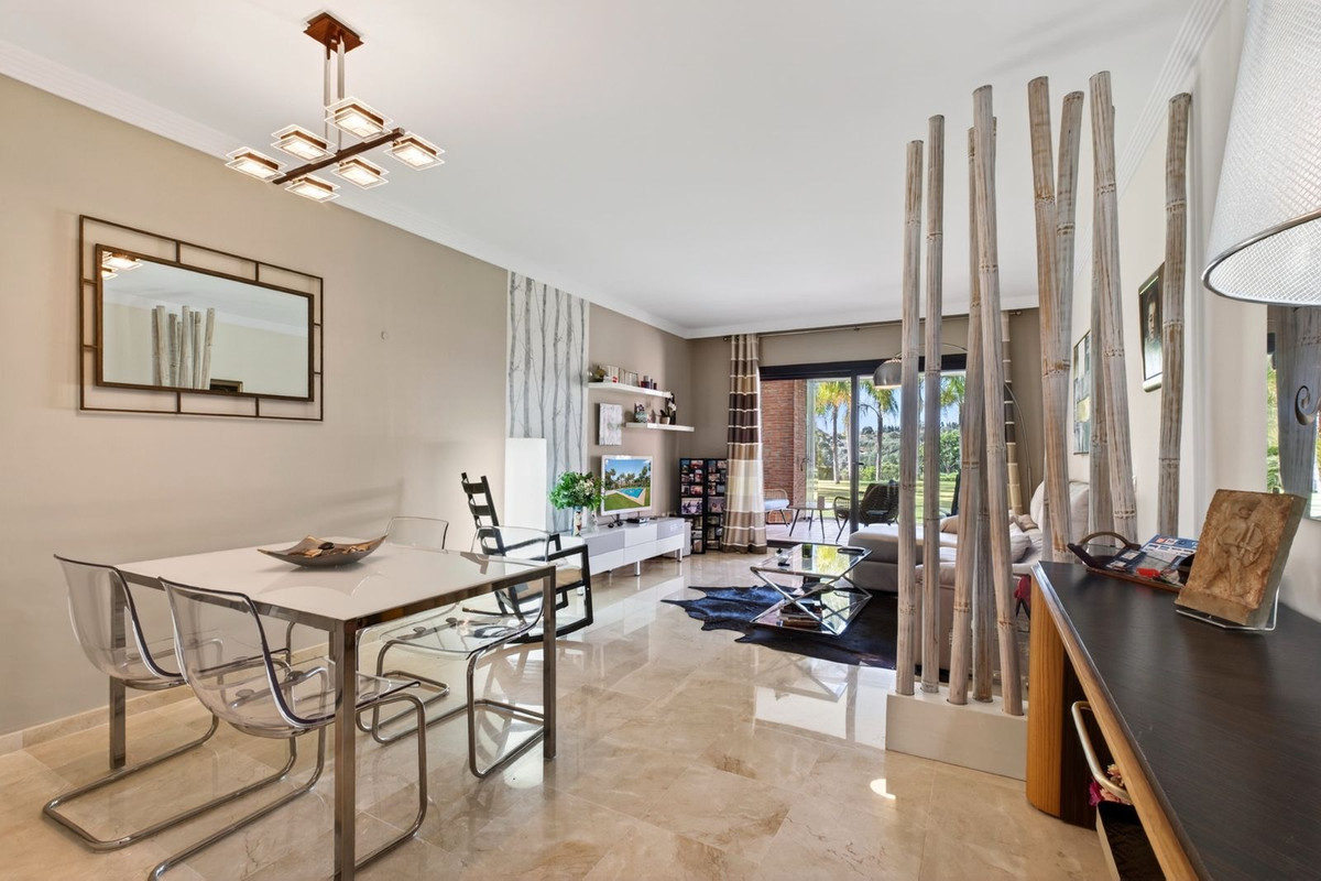 Appartement te koop in Estepona | 2 slaapkamers H5400031
