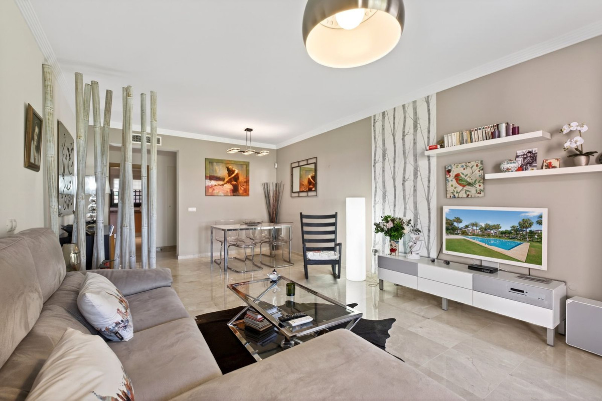 Appartement te koop in Estepona | 2 slaapkamers H5400031