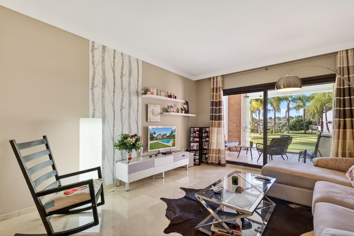 Appartement te koop in Estepona | 2 slaapkamers H5400031