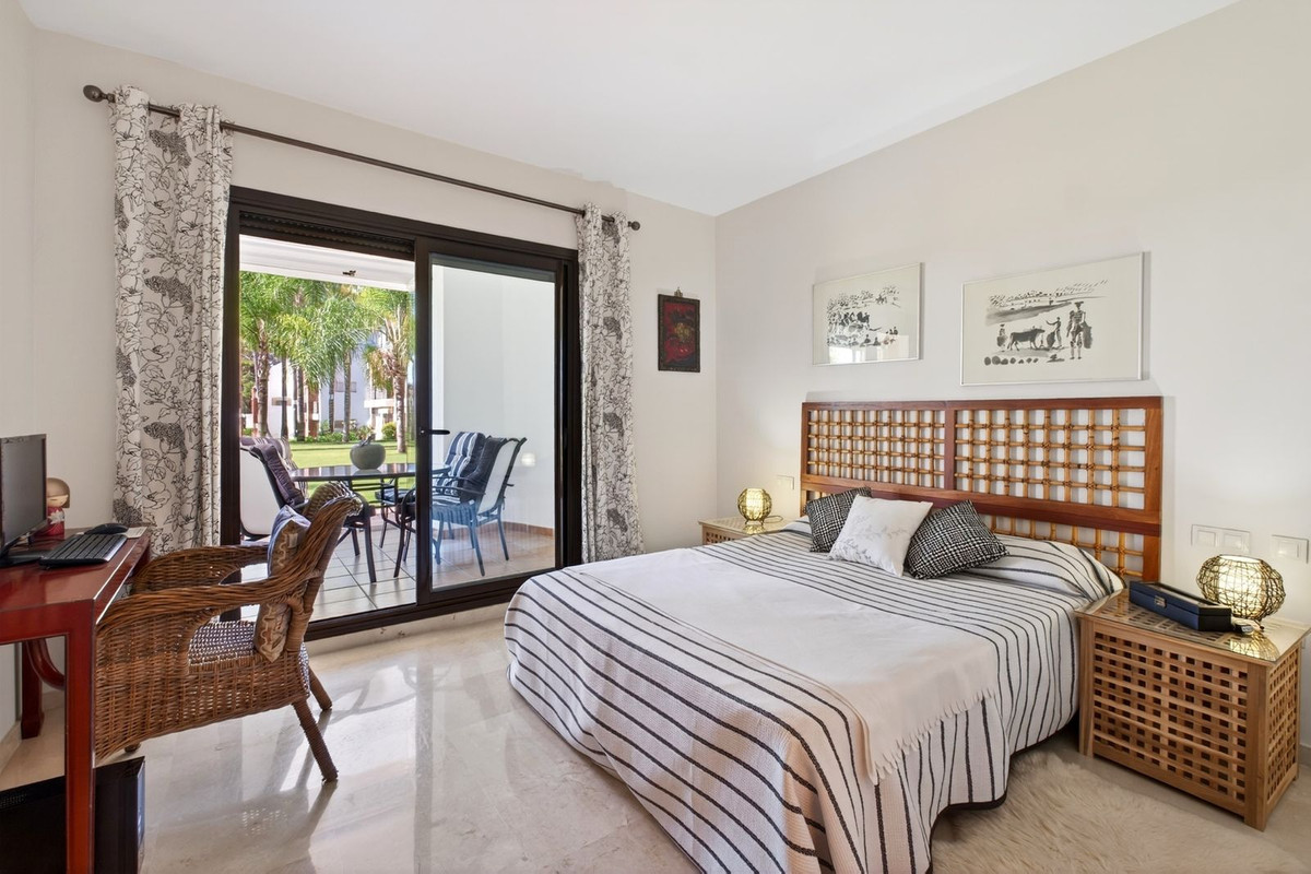 Appartement te koop in Estepona | 2 slaapkamers H5400031
