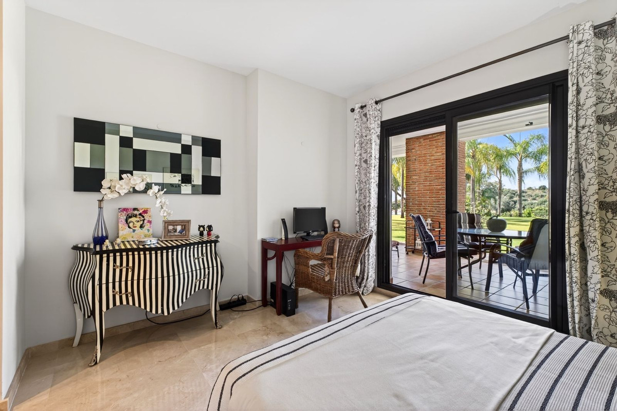 Appartement te koop in Estepona | 2 slaapkamers H5400031