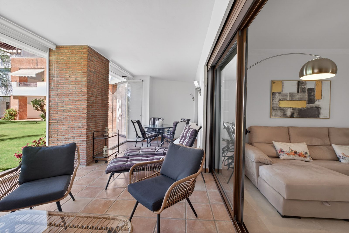 Appartement te koop in Estepona | 2 slaapkamers H5400031