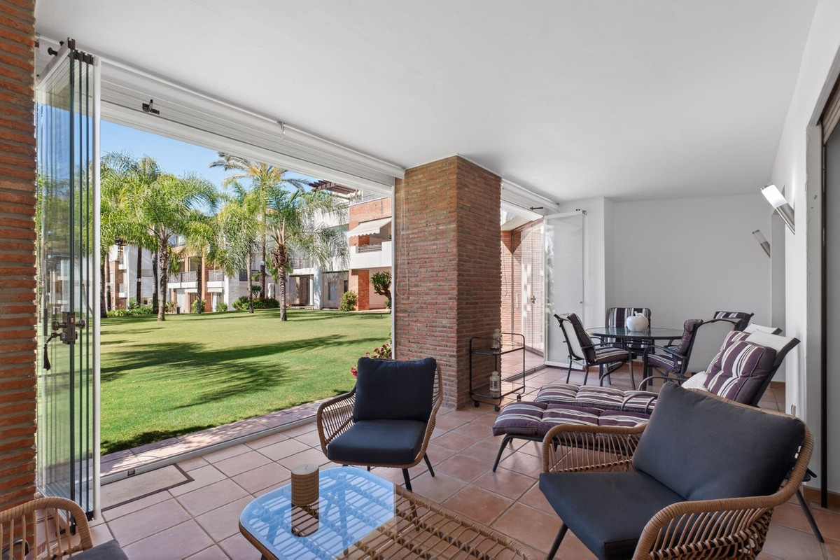 Appartement te koop in Estepona | 2 slaapkamers H5400031