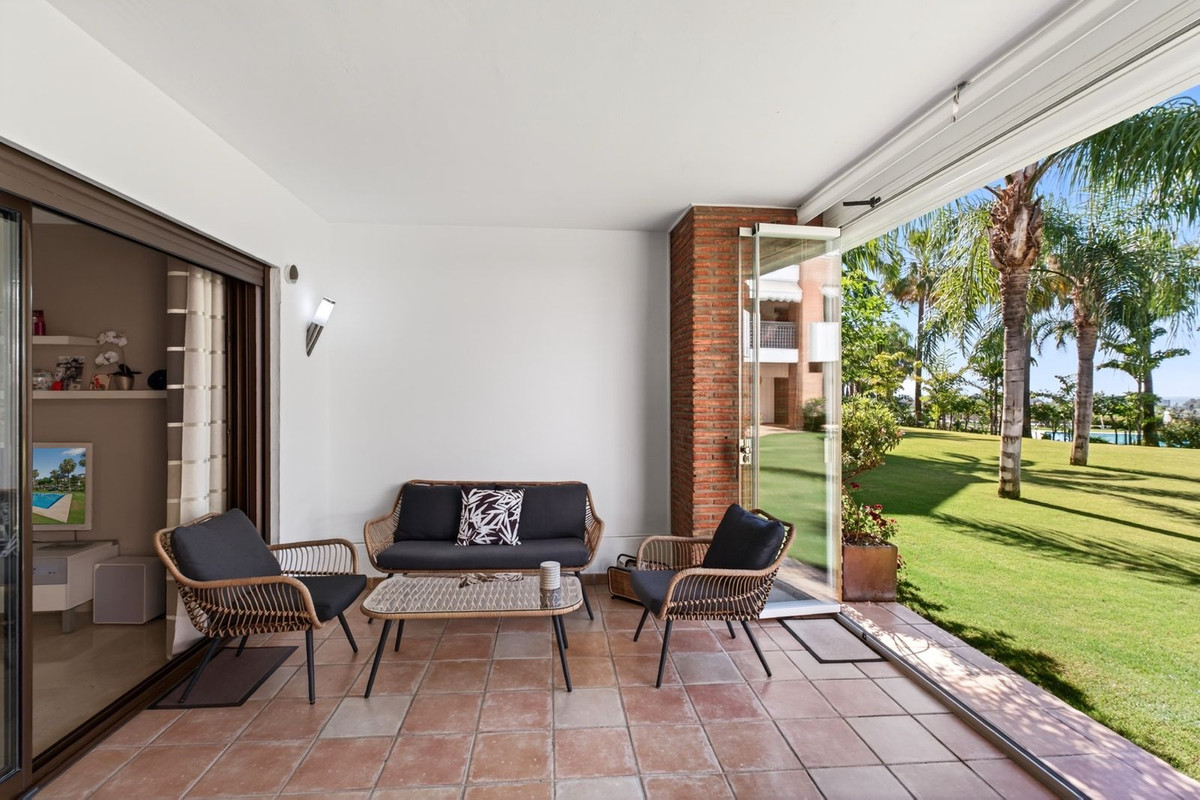 Appartement te koop in Estepona | 2 slaapkamers H5400031