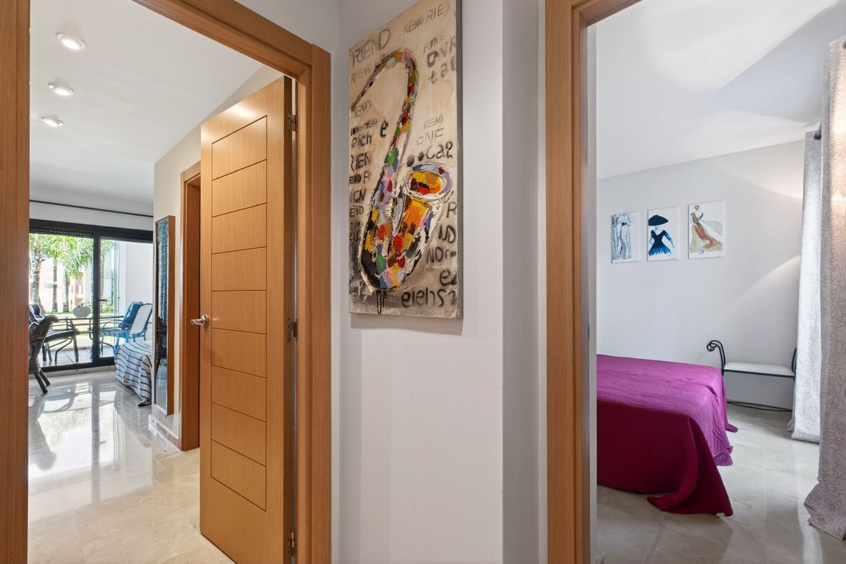 Appartement te koop in Estepona | 2 slaapkamers H5400031