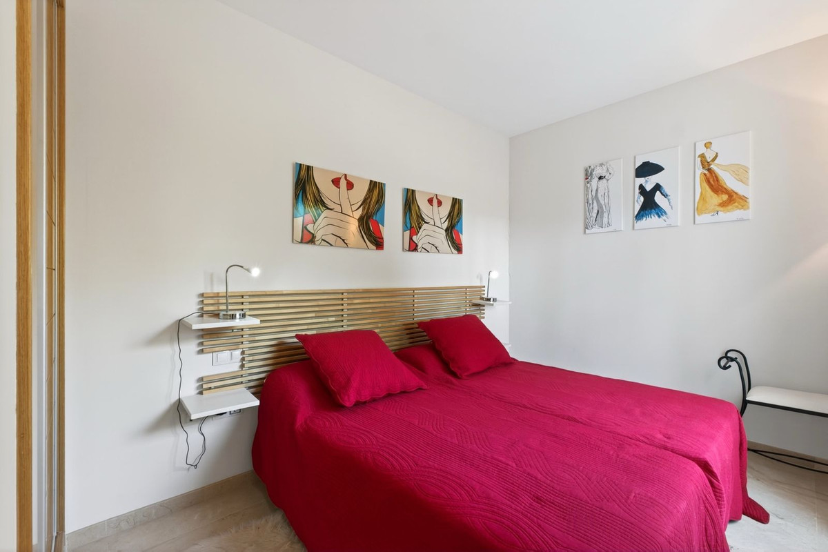Appartement te koop in Estepona | 2 slaapkamers H5400031