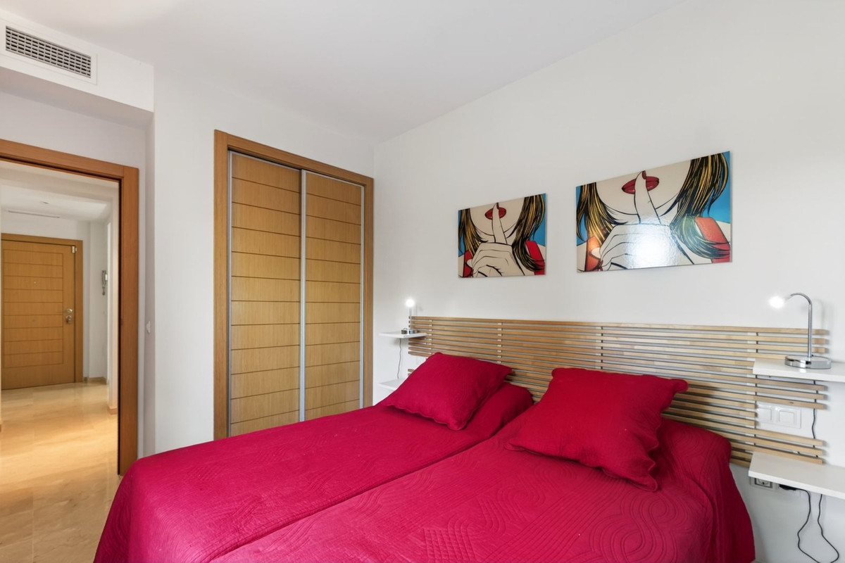 Appartement te koop in Estepona | 2 slaapkamers H5400031