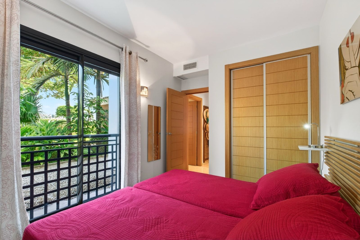 Appartement te koop in Estepona | 2 slaapkamers H5400031