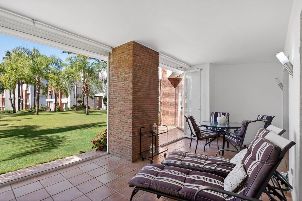 Appartement te koop in Estepona | 2 slaapkamers H5400031