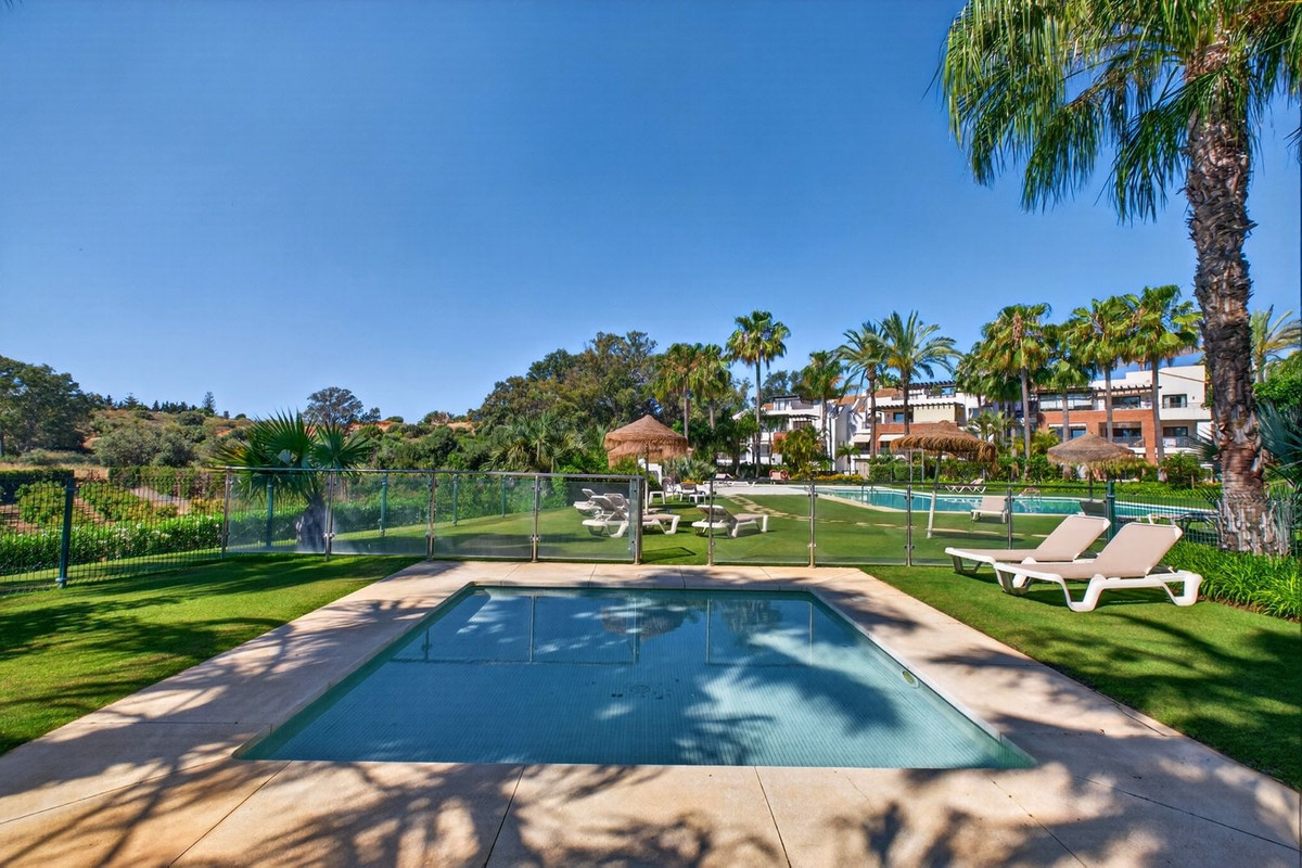 Appartement te koop in Estepona | 2 slaapkamers H5400031