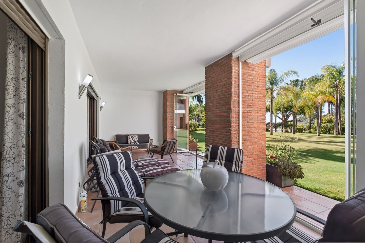 Appartement te koop in Estepona | 2 slaapkamers H5400031