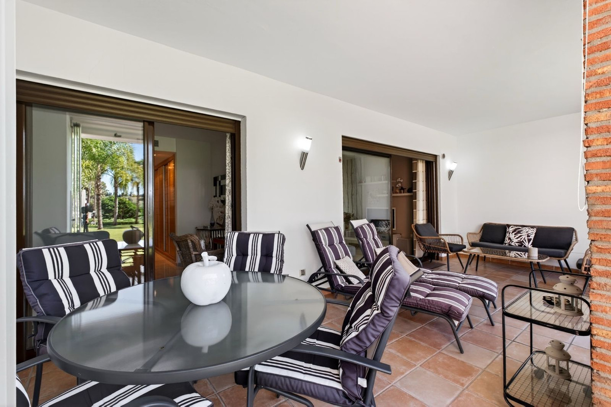 Appartement te koop in Estepona | 2 slaapkamers H5400031
