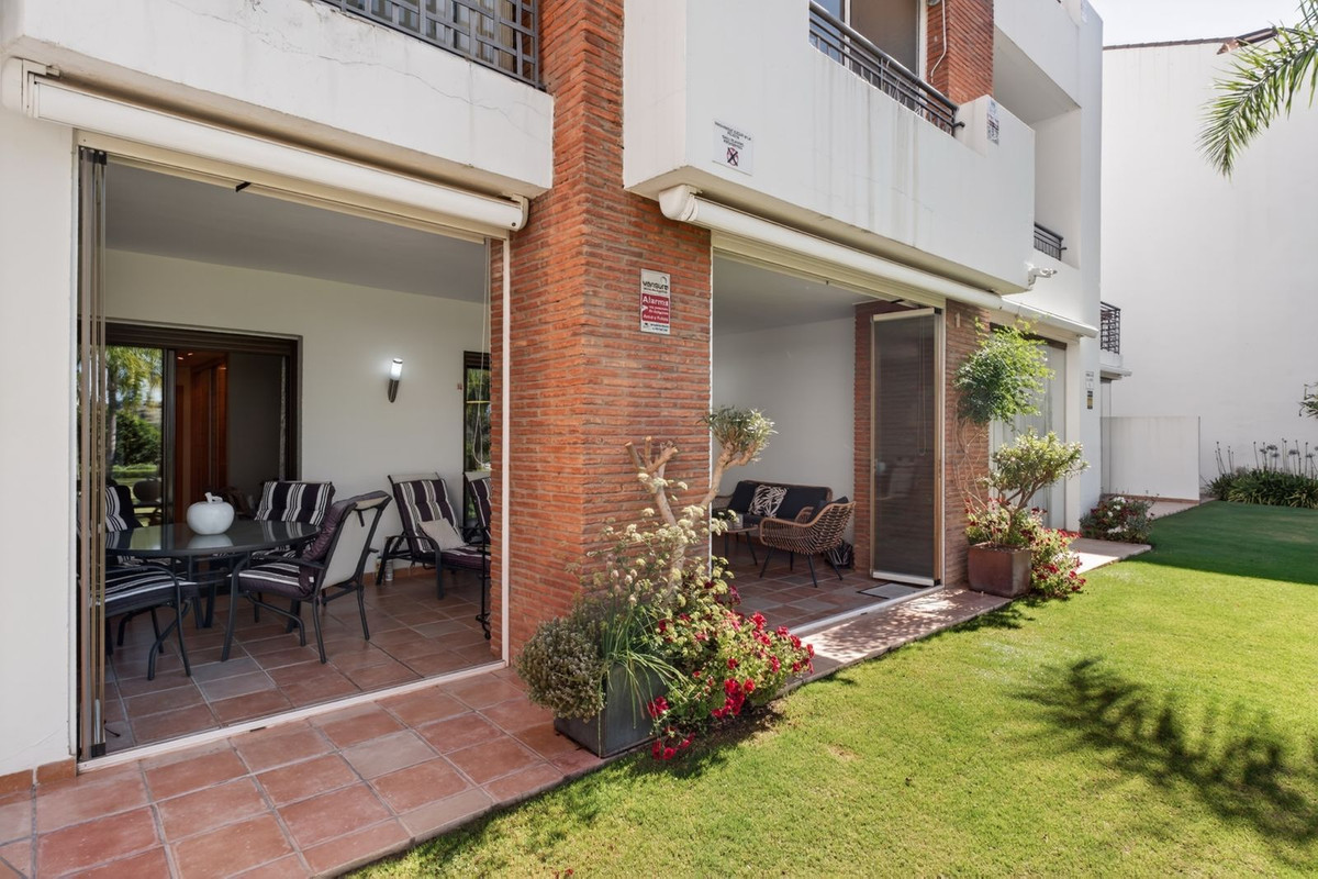 Appartement te koop in Estepona | 2 slaapkamers H5400031