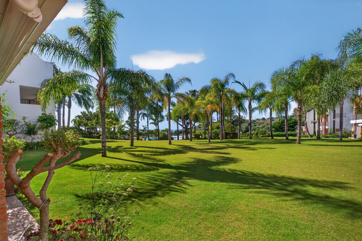 Appartement te koop in Estepona | 2 slaapkamers H5400031