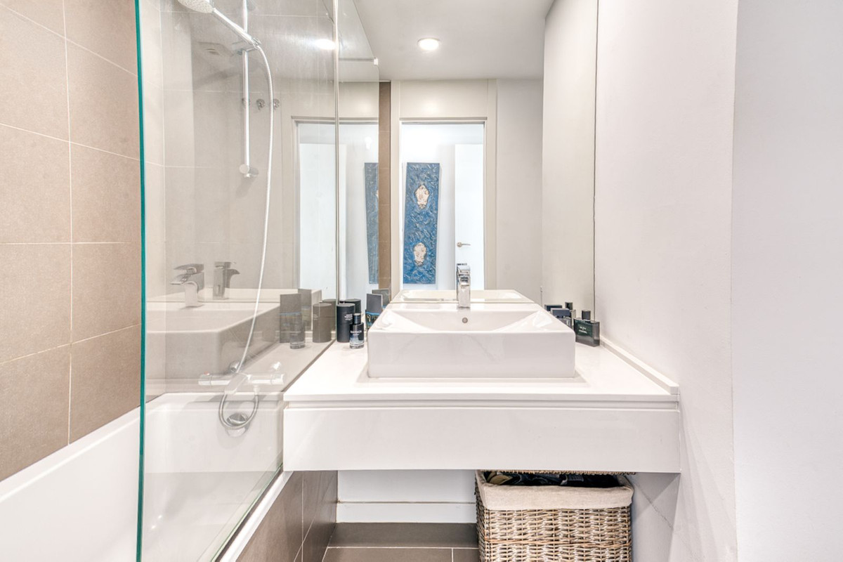 Penthouse te koop in Estepona | 2 slaapkamers H5400166