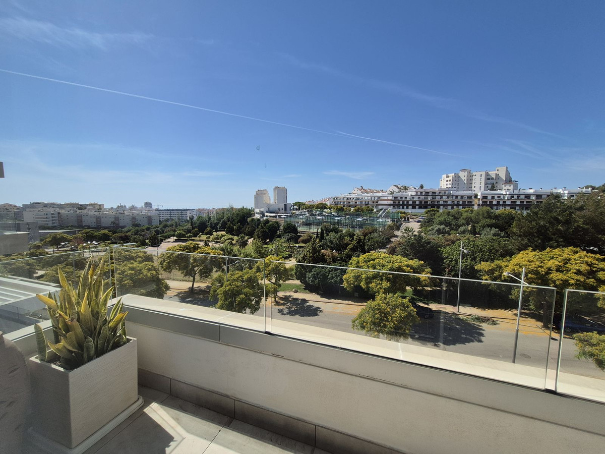 Appartement te koop in Estepona | 3 slaapkamers H5400775