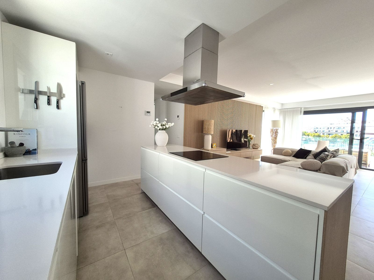 Appartement te koop in Estepona | 3 slaapkamers H5400775