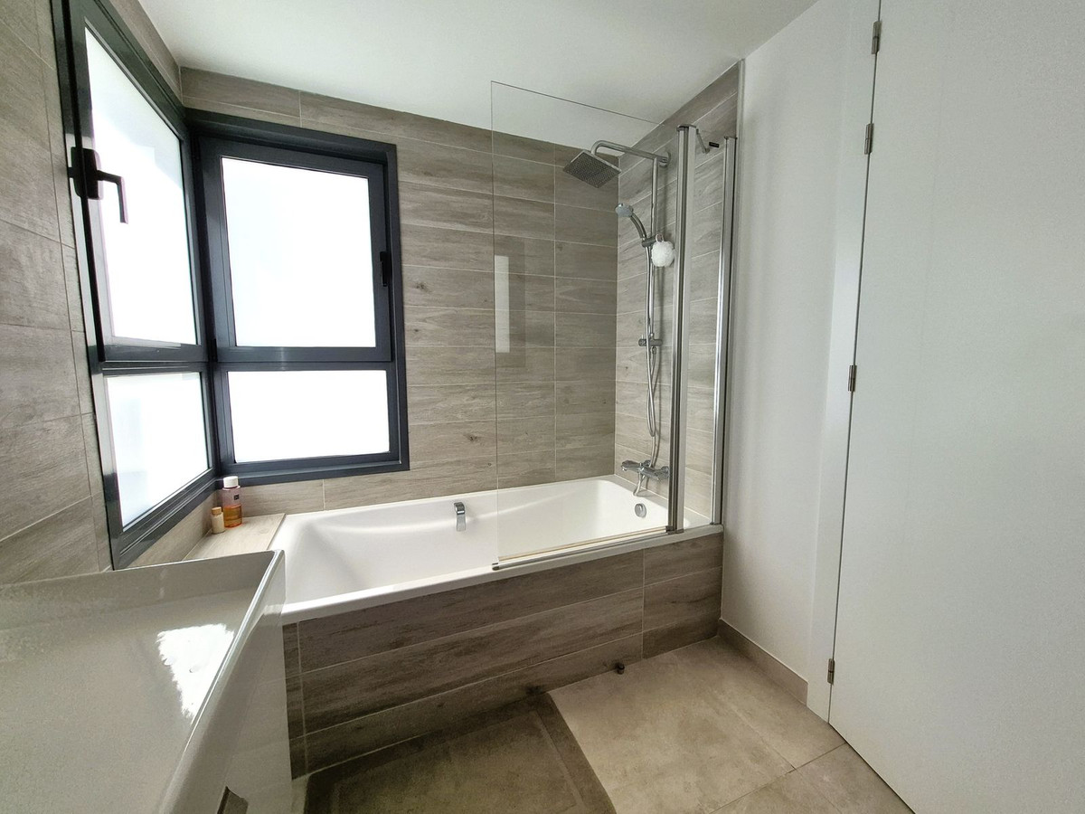 Appartement te koop in Estepona | 3 slaapkamers H5400775