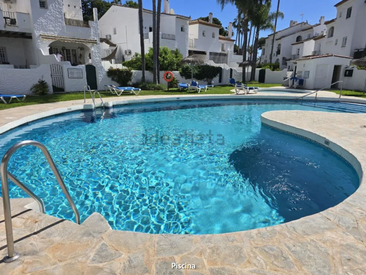Appartement te koop in Estepona | 1 slaapkamers H5401081