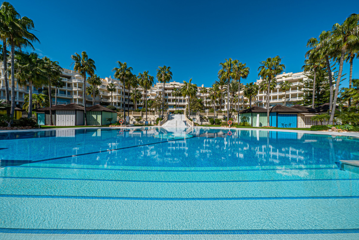 Appartement te koop in Estepona | 3 slaapkamers H5401399