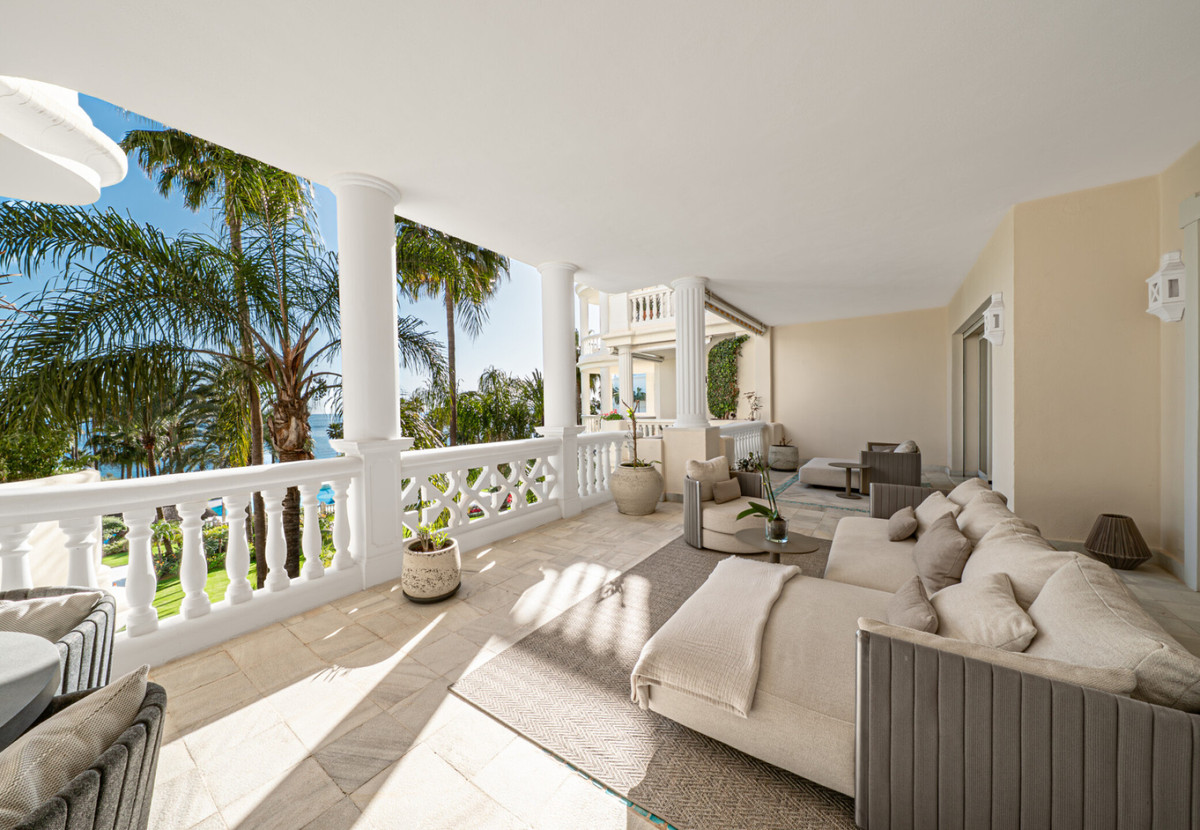 Appartement te koop in Estepona | 3 slaapkamers H5401399
