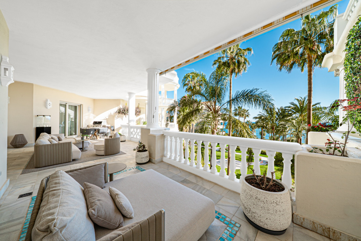 Appartement te koop in Estepona | 3 slaapkamers H5401399
