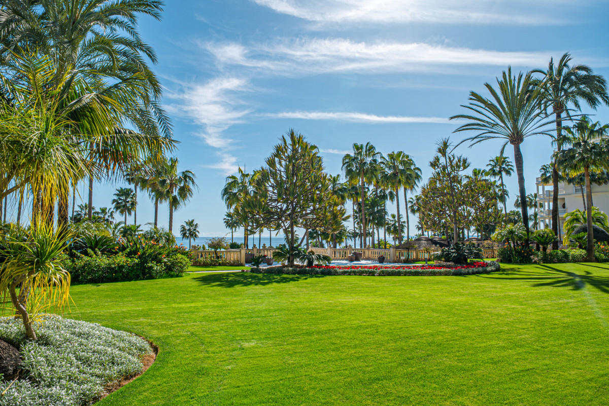 Appartement te koop in Estepona | 3 slaapkamers H5401399