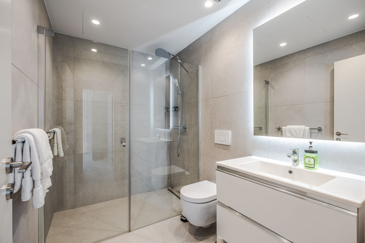 Appartement te koop in Estepona | 3 slaapkamers H5402215