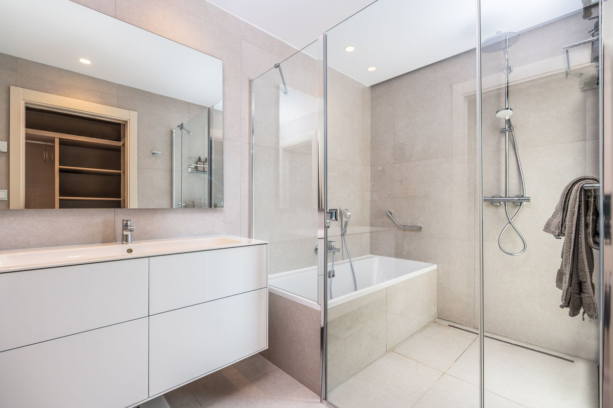 Appartement te koop in Estepona | 3 slaapkamers H5402215