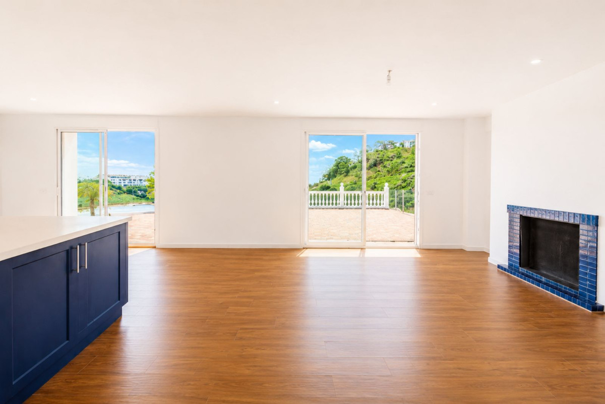 Huis te koop in Estepona | 5 slaapkamers H5402779