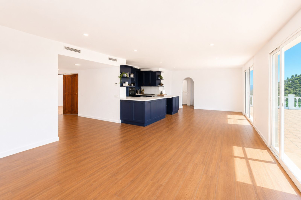 Huis te koop in Estepona | 5 slaapkamers H5402779