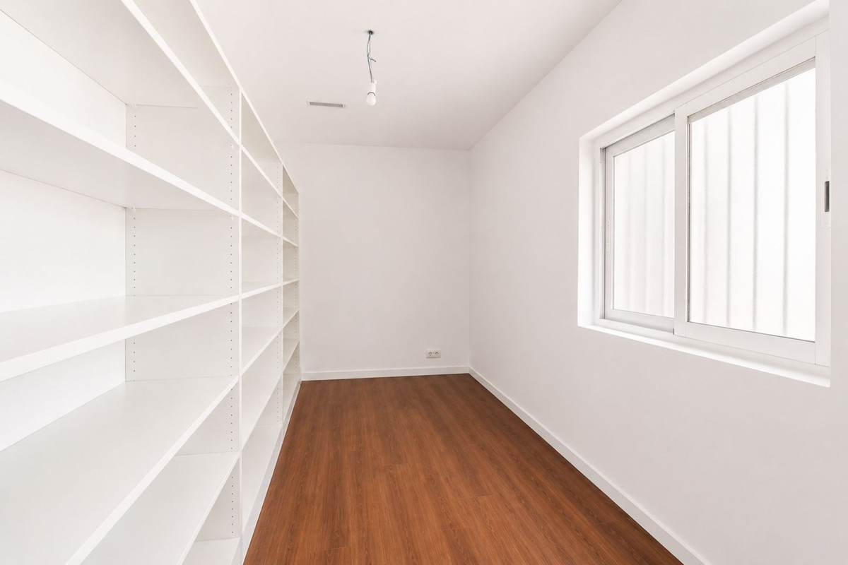 Huis te koop in Estepona | 5 slaapkamers H5402779