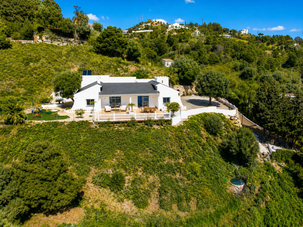 Huis te koop in Estepona | 5 slaapkamers H5402779