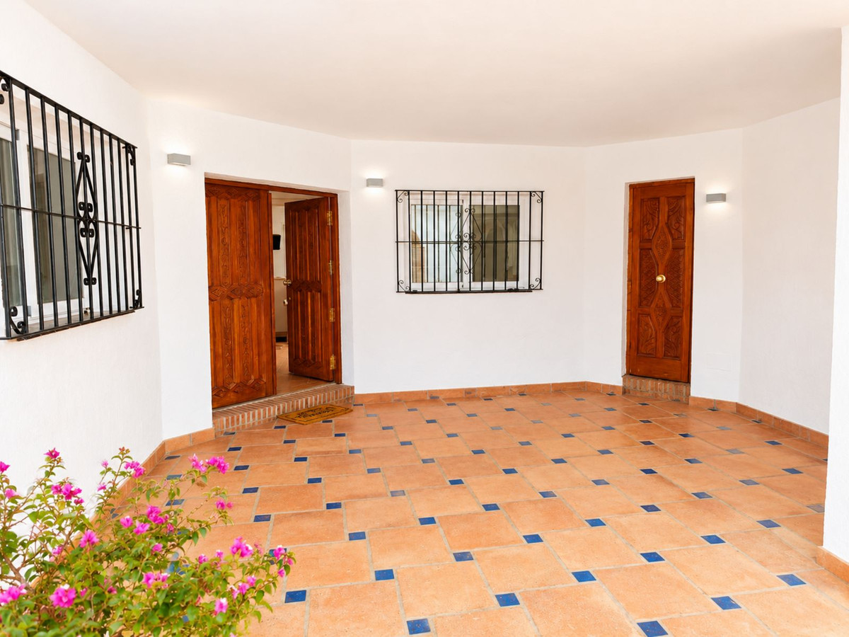 Huis te koop in Estepona | 5 slaapkamers H5402779