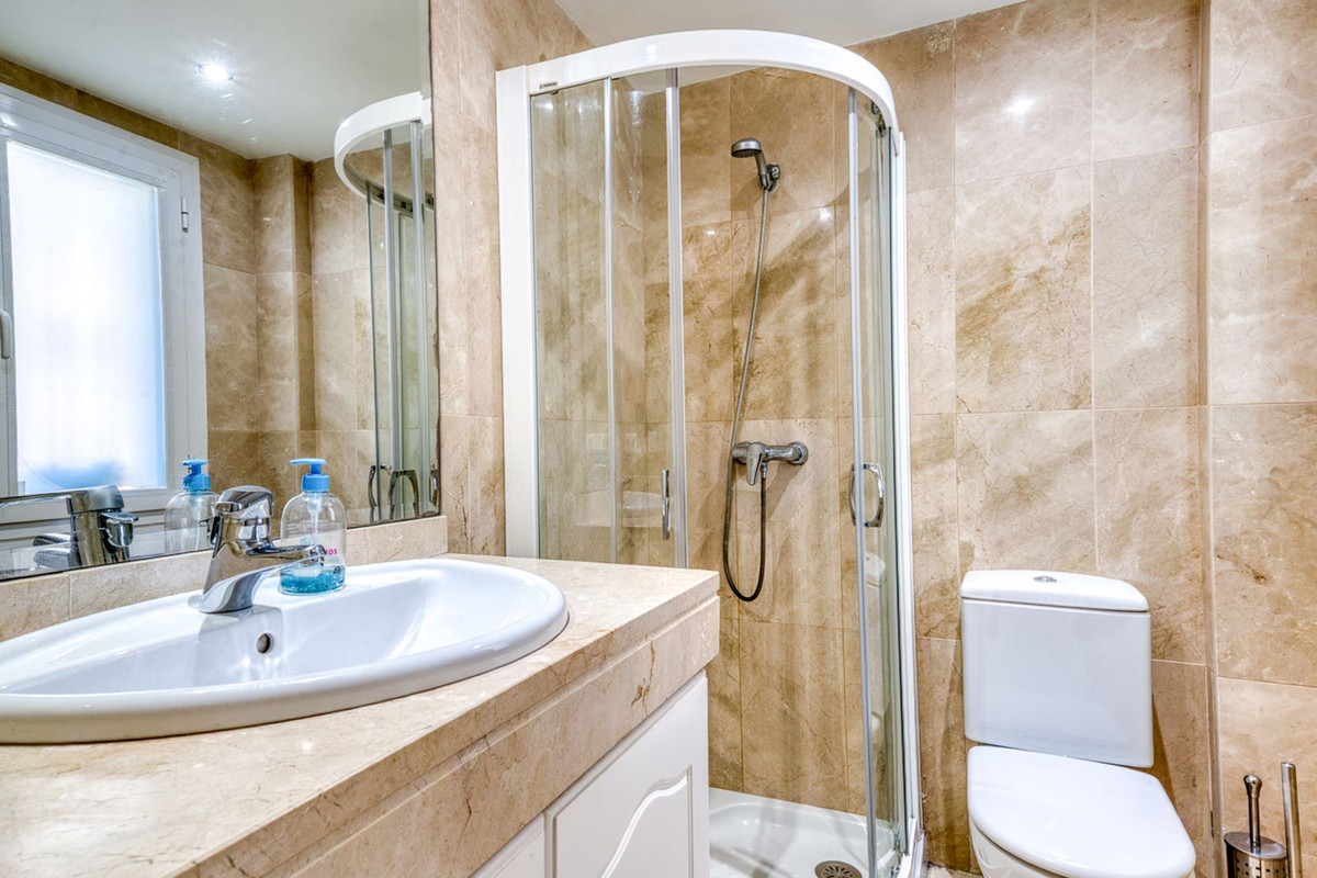 Appartement te koop in Estepona | 2 slaapkamers H5402794