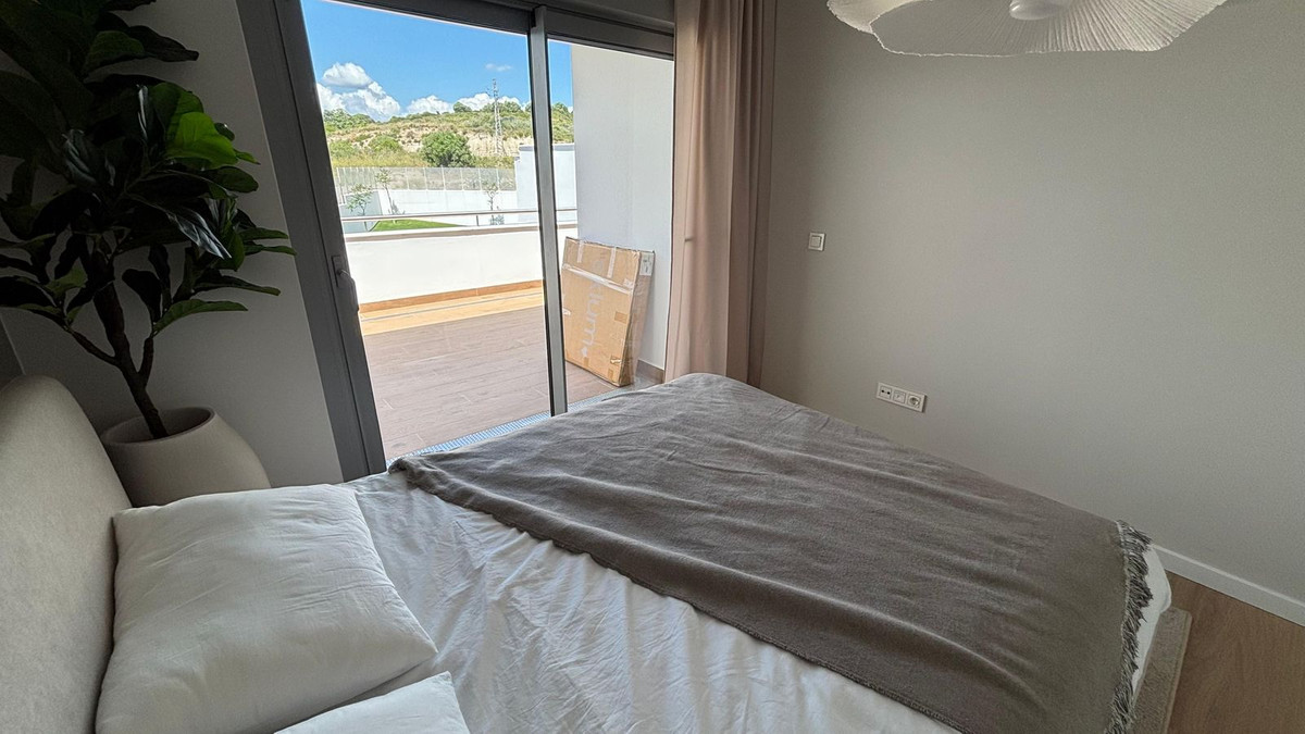 Huis te koop in Estepona | 2 slaapkamers H5406193
