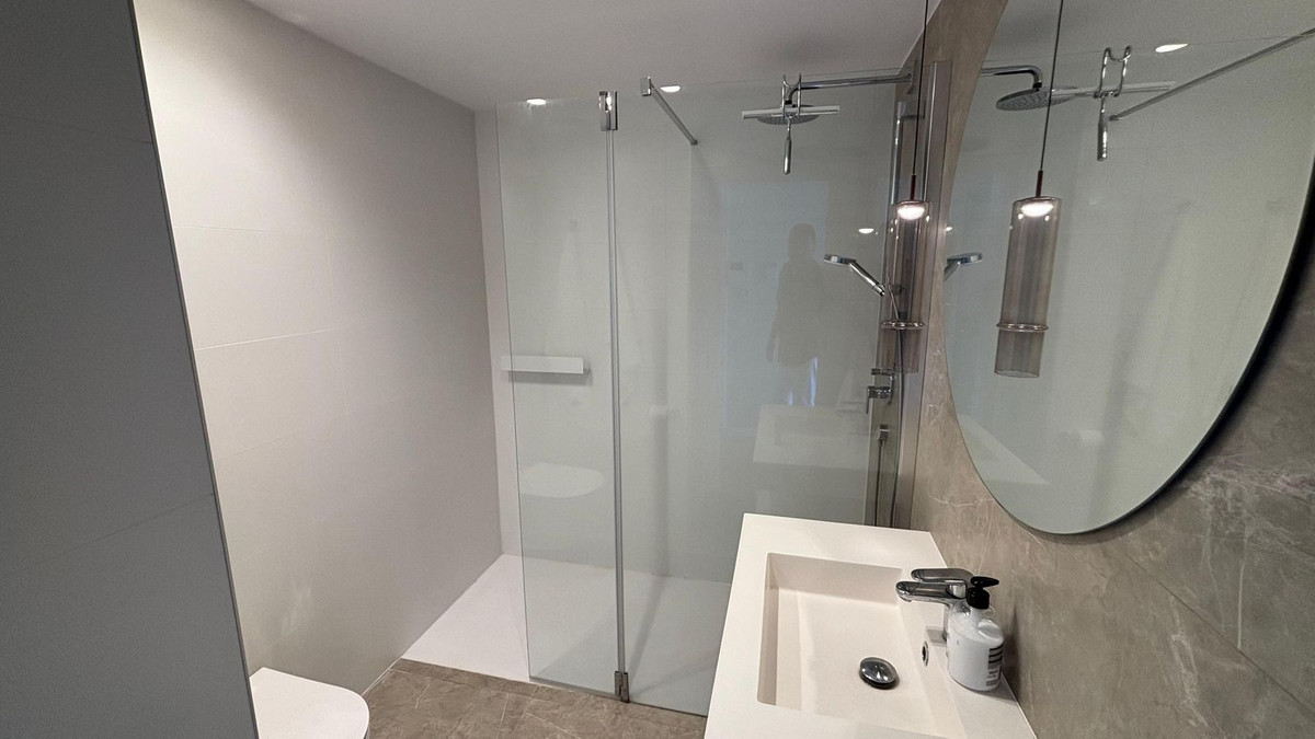 Huis te koop in Estepona | 2 slaapkamers H5406193