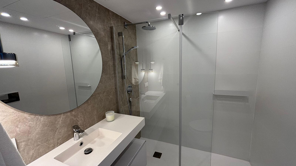 Huis te koop in Estepona | 2 slaapkamers H5406193
