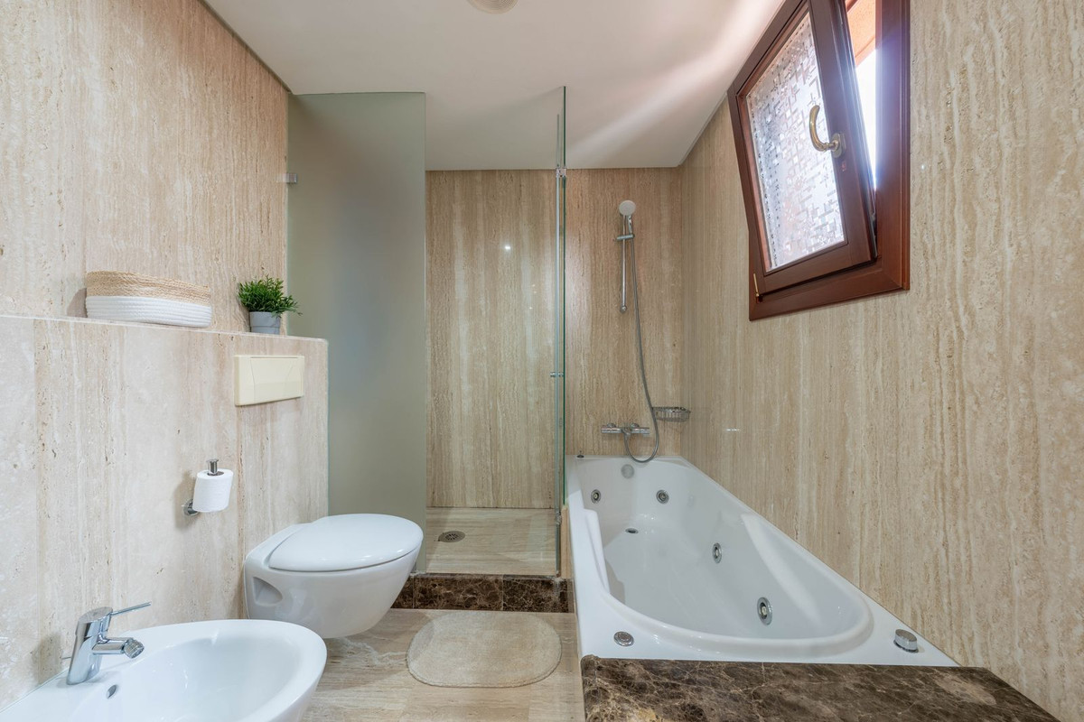 Appartement te koop in Estepona | 2 slaapkamers H5406235
