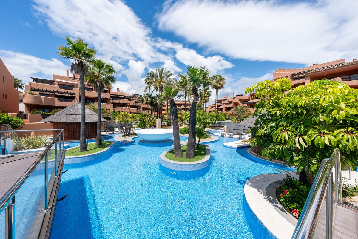 Appartement te koop in Estepona | 2 slaapkamers H5406235