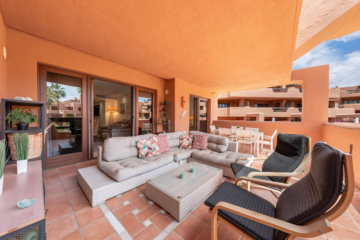 Appartement te koop in Estepona | 2 slaapkamers H5406235