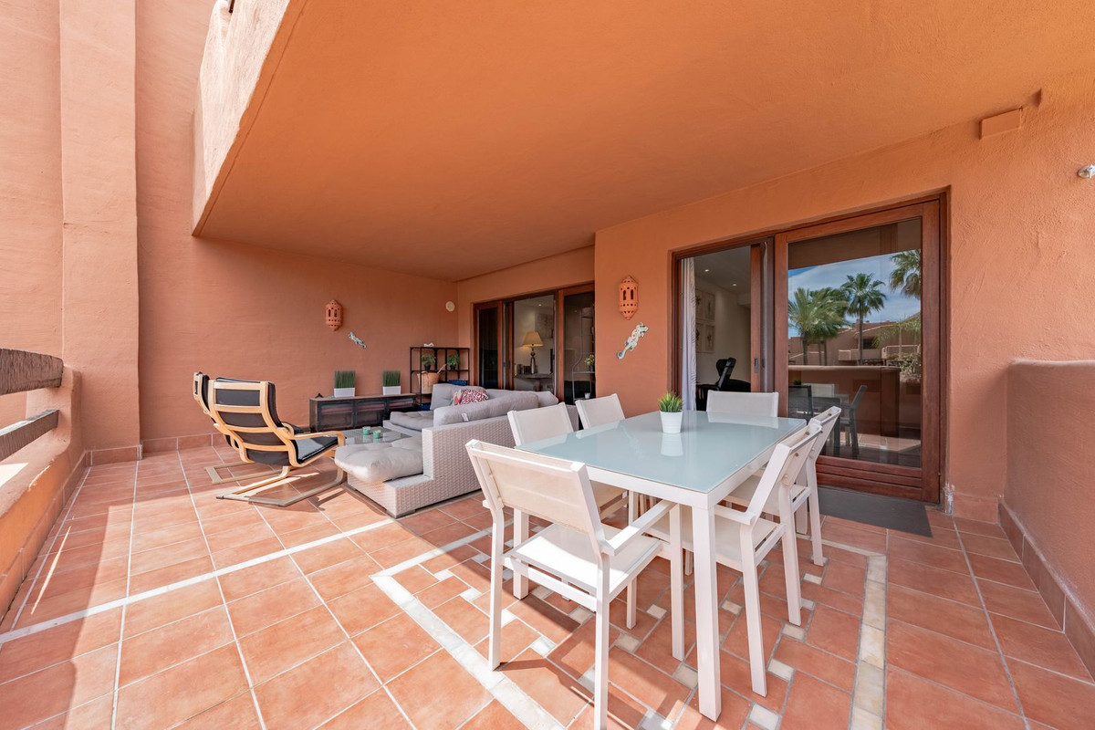 Appartement te koop in Estepona | 2 slaapkamers H5406235