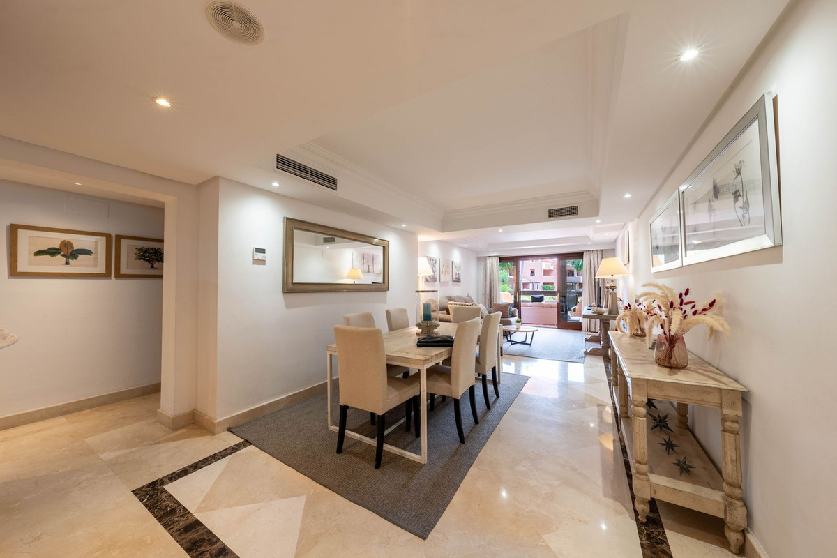 Appartement te koop in Estepona | 2 slaapkamers H5406235