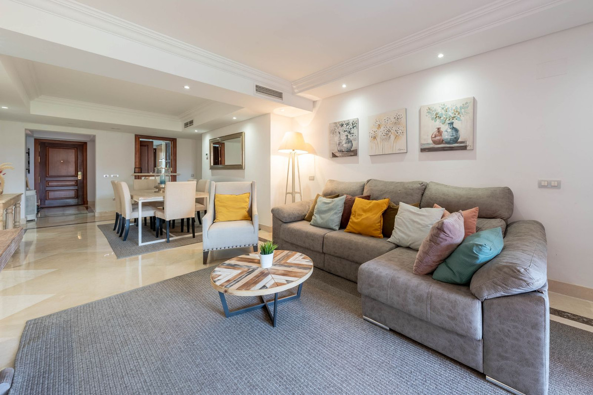 Appartement te koop in Estepona | 2 slaapkamers H5406235