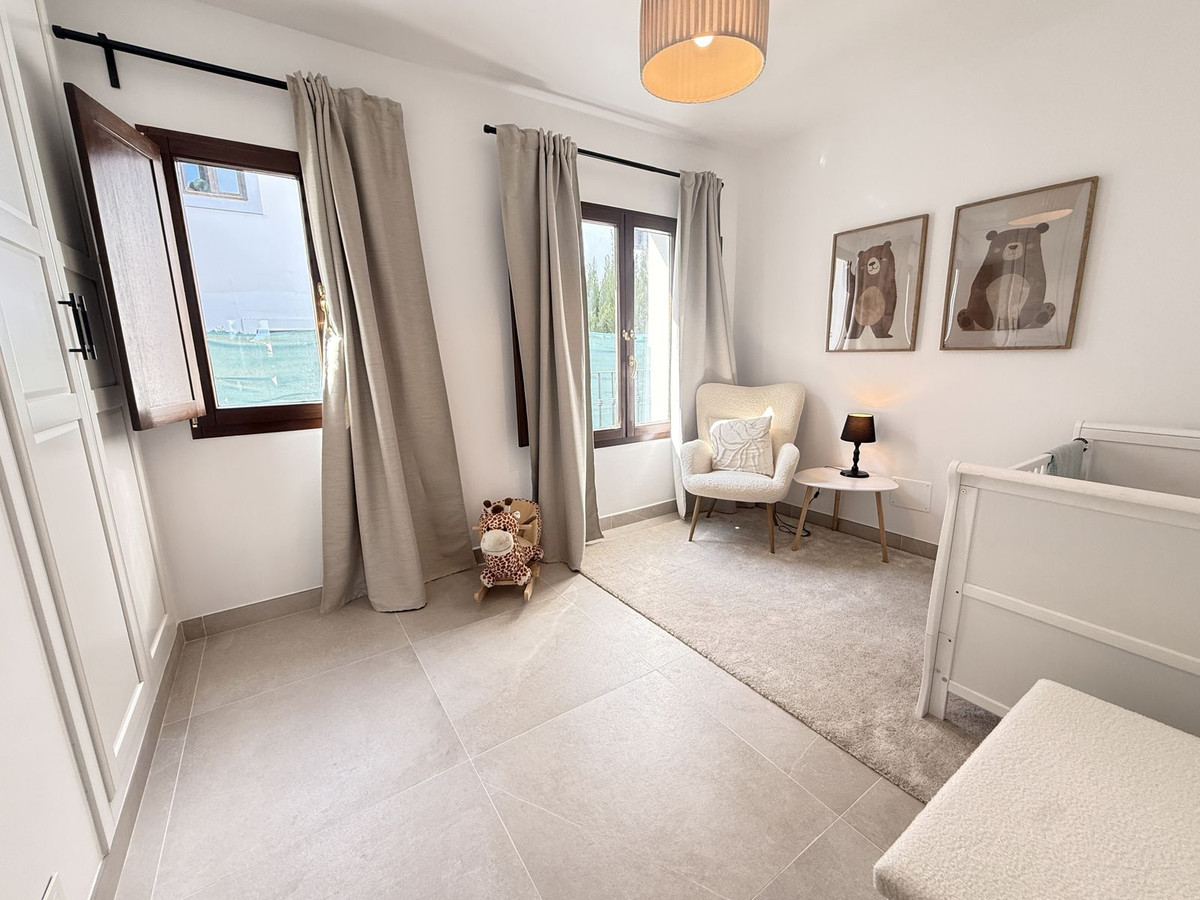 Appartement te koop in Estepona | 4 slaapkamers H5406334