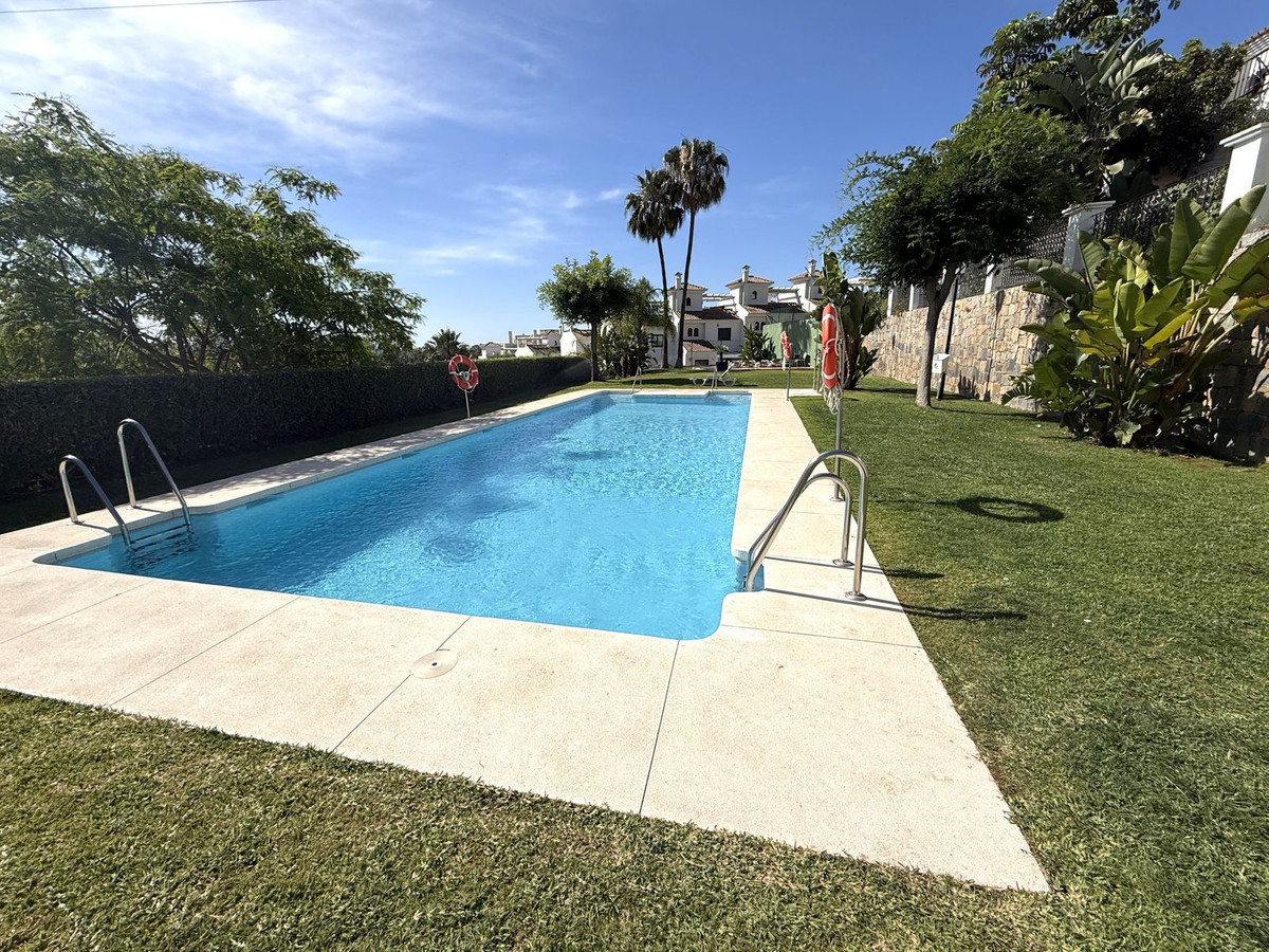 Appartement te koop in Estepona | 4 slaapkamers H5406334