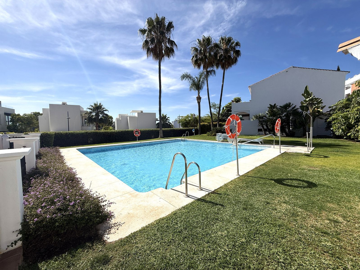 Appartement te koop in Estepona | 4 slaapkamers H5406334