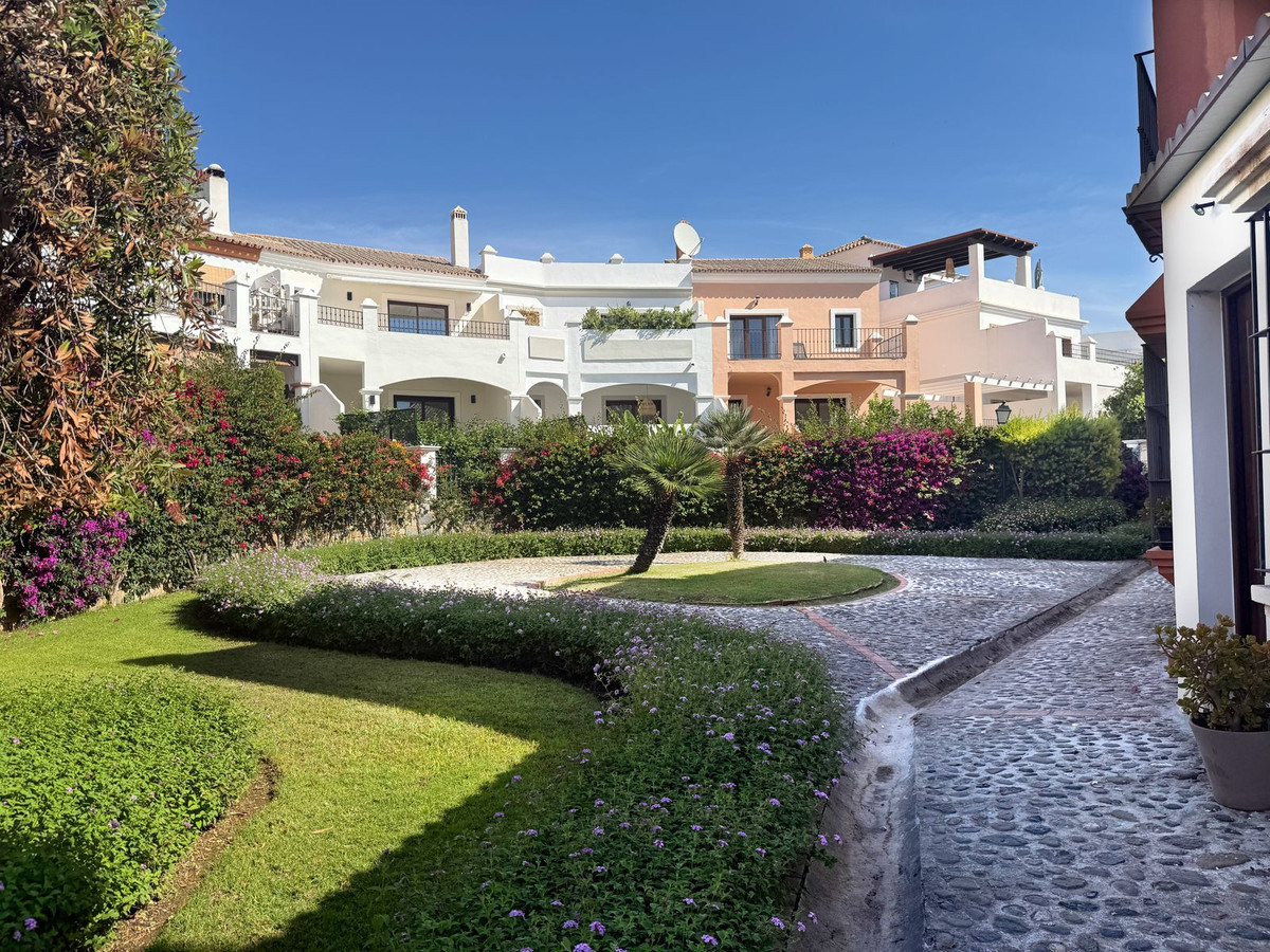Appartement te koop in Estepona | 4 slaapkamers H5406334