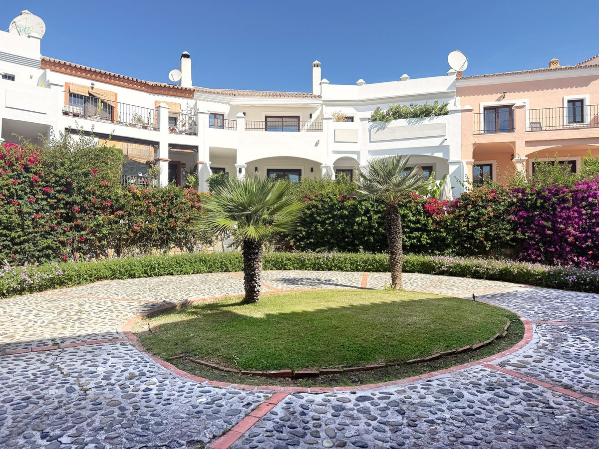 Appartement te koop in Estepona | 4 slaapkamers H5406334
